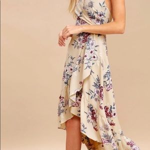Brand New gorgeous floral Lulus dress